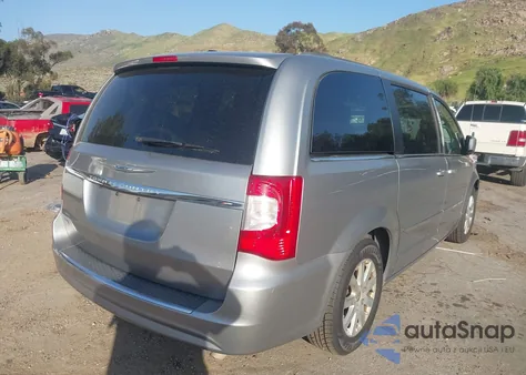 2016 Chrysler Town & Country Touring z USA, uszkodzony, nr VIN 2C4RC1BG5GR213380